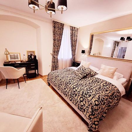 Hotel Livadic 사모볼 외부 사진