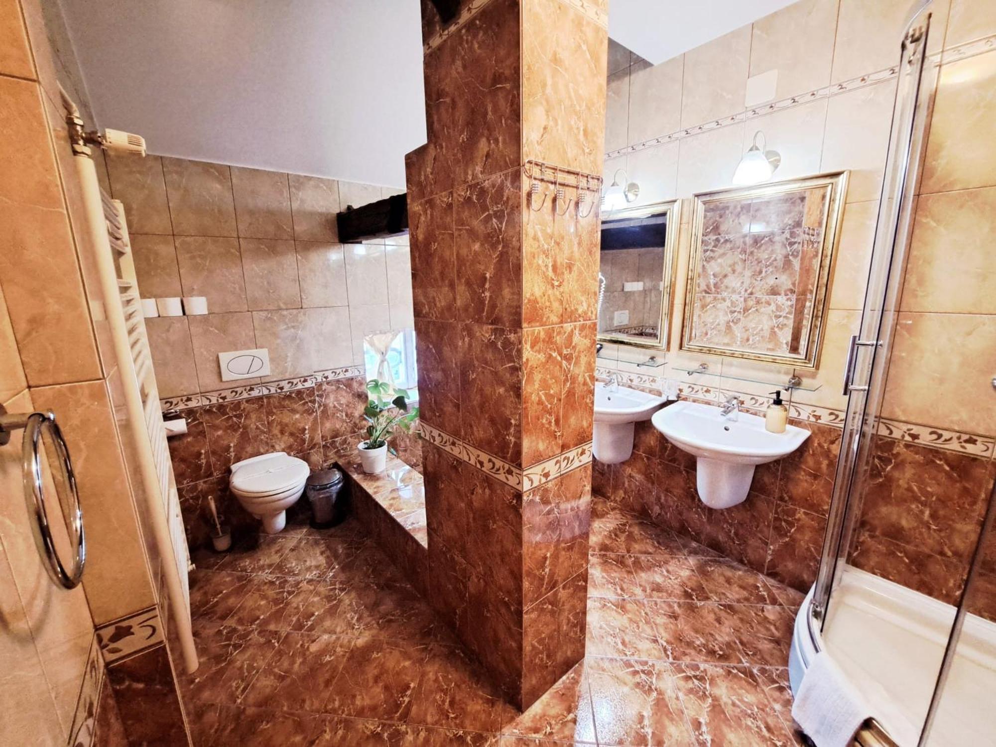 Hotel Livadic 사모볼 외부 사진