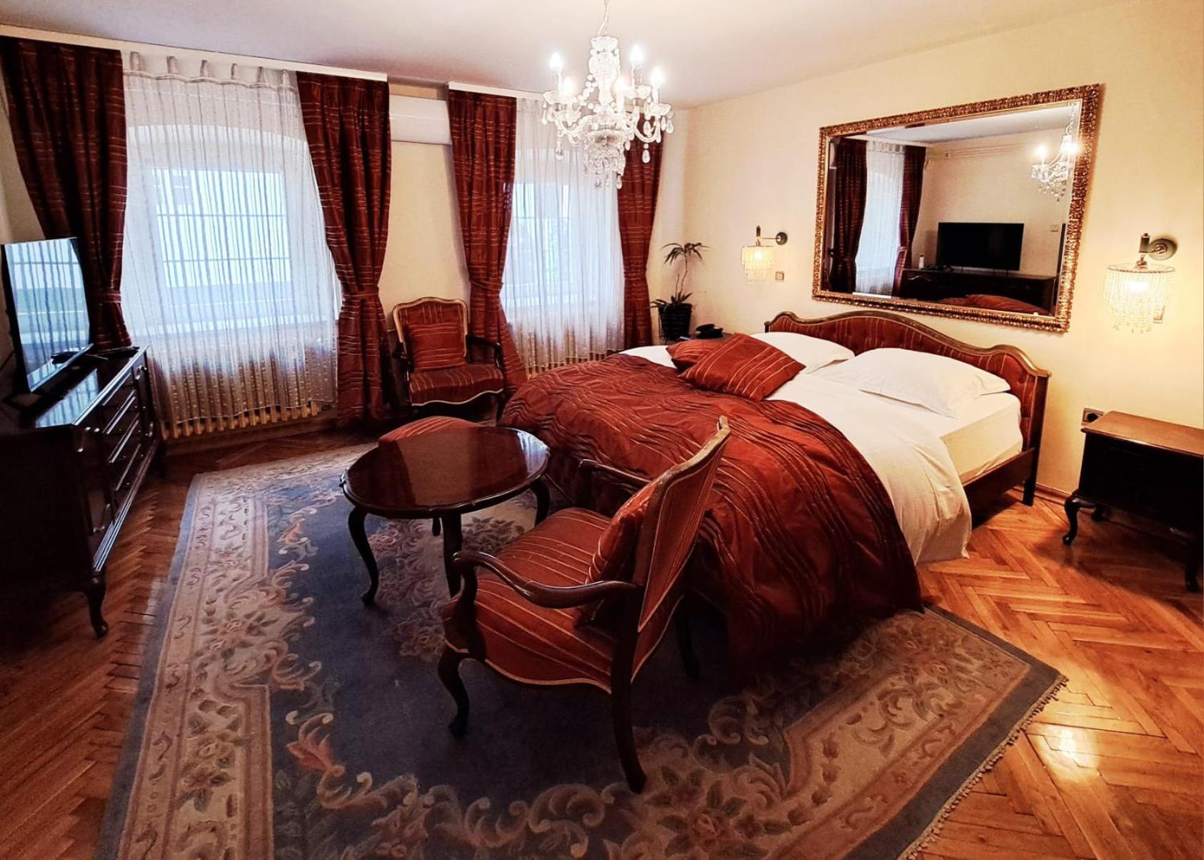 Hotel Livadic 사모볼 외부 사진