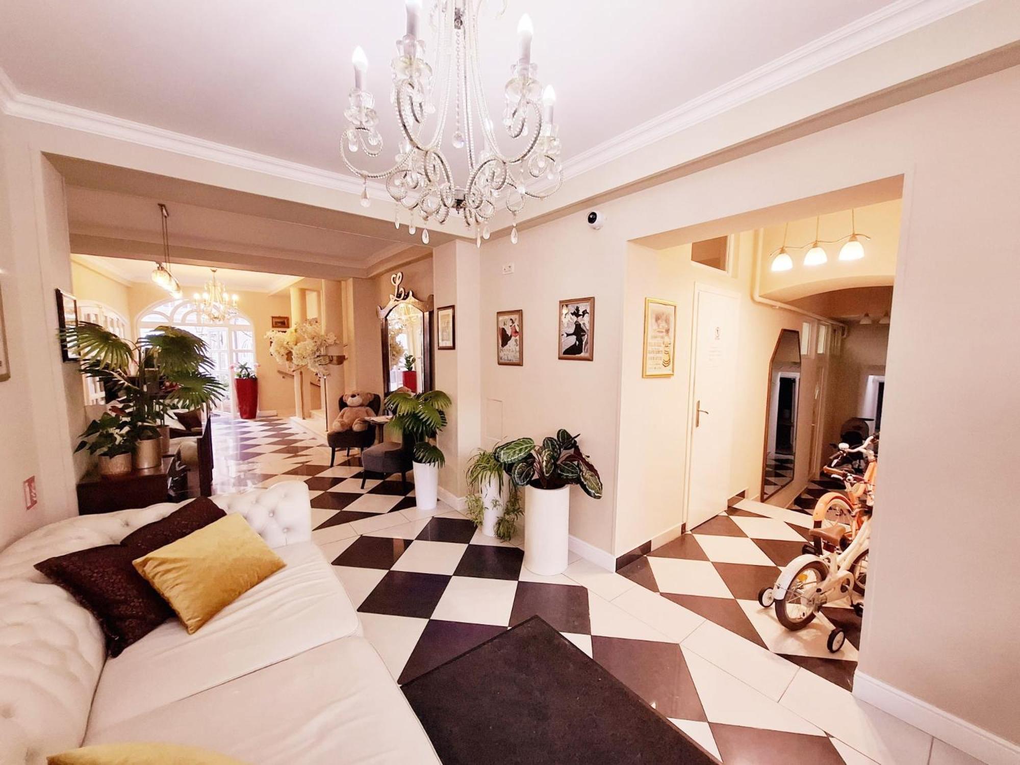Hotel Livadic 사모볼 외부 사진