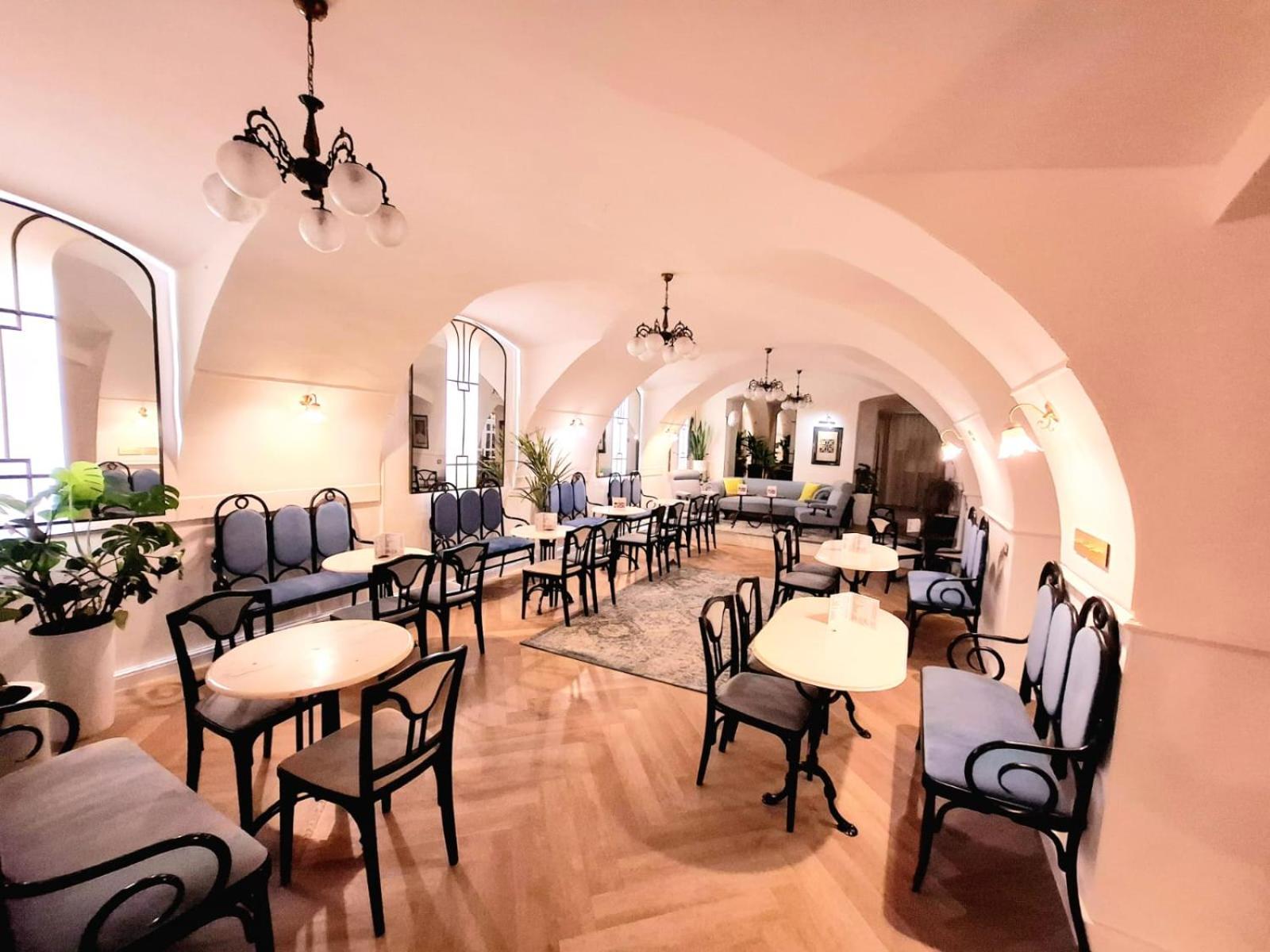 Hotel Livadic 사모볼 외부 사진