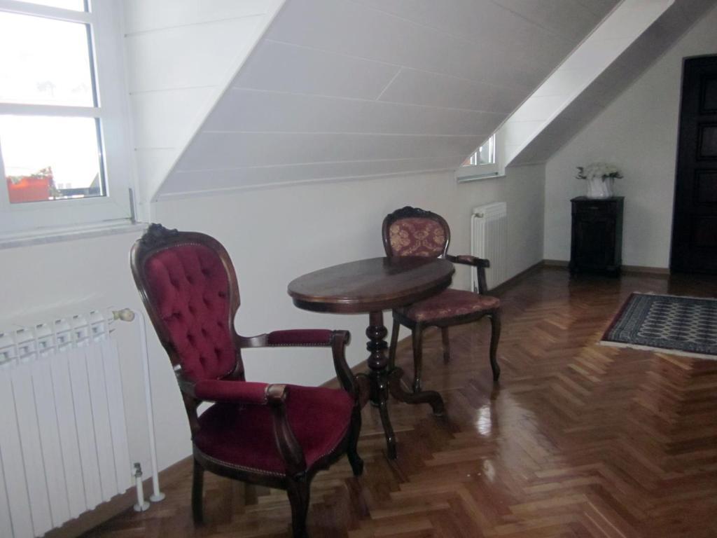Hotel Livadic 사모볼 외부 사진